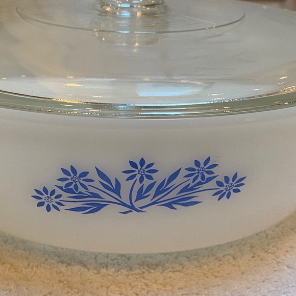 Vintage Anchor Hocking Blue Flower Casserole Dish with Lid. - Picture 4 of 4